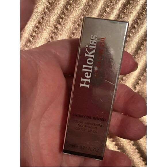 HelloKiss - NWT - Lip Glow Oil/01 Pink/Cherry Oil Infused Color .27 fl oz Sealed - Picture 2 of 9